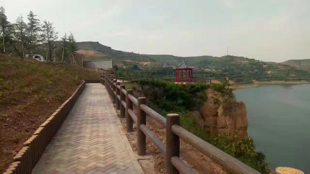 仿樹皮（pí）兩扶（fú）手護欄 (5).jpg