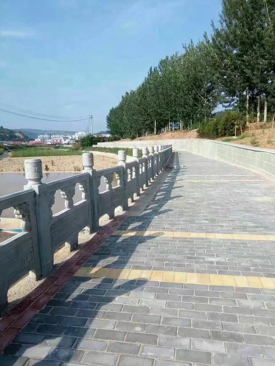 1.6米雕花河堤（dī）護欄  (17).jpg