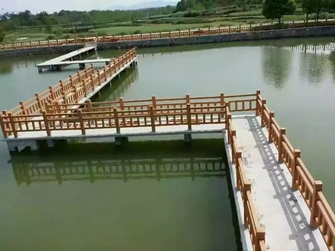 1588836398719964.jpg 1.5米仿(fǎng)木護欄 (16).jpg