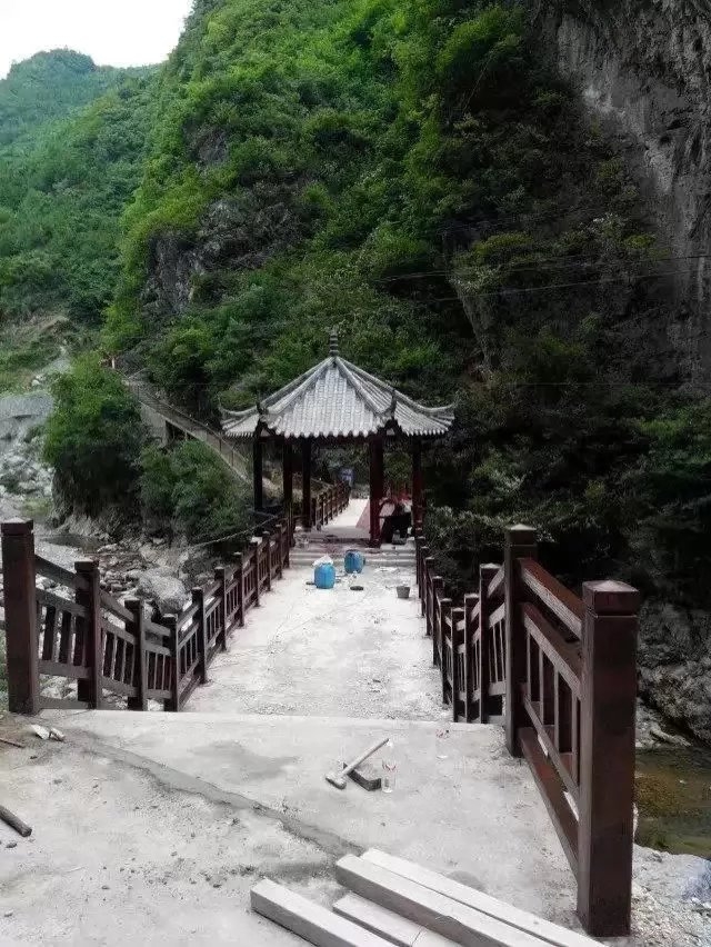 1588836401112528.jpg 1.5米仿木(mù)護欄 (8).jpg