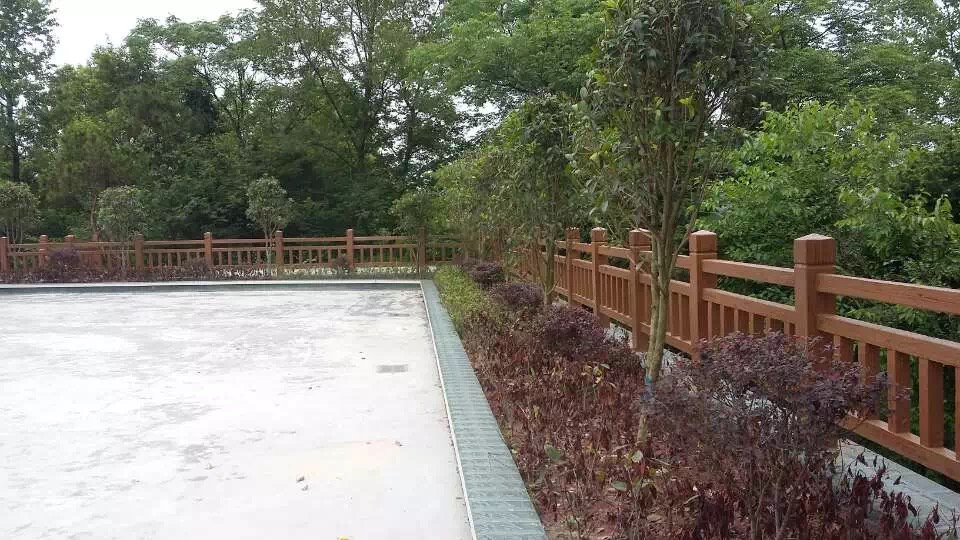 1588836475572365.jpg 1.8米仿木(mù)護欄 (12).JPG