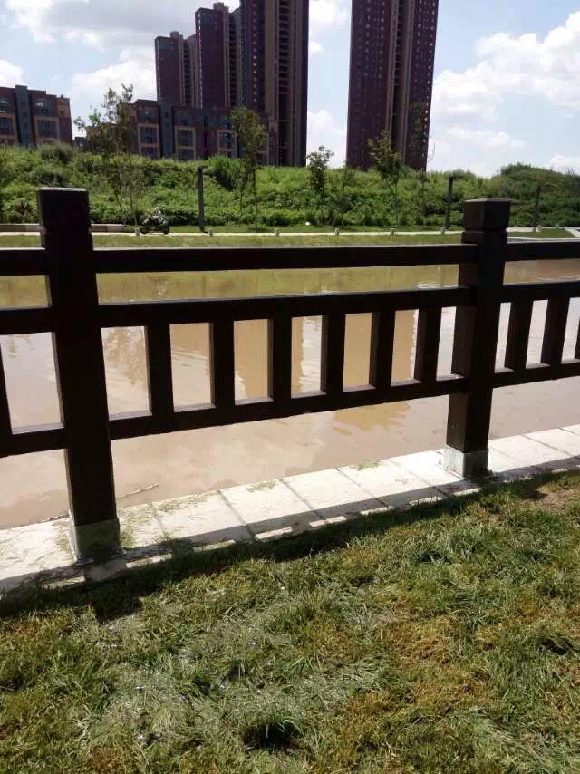 1588836476137176.jpg 1.8米仿木護欄 (18).JPG