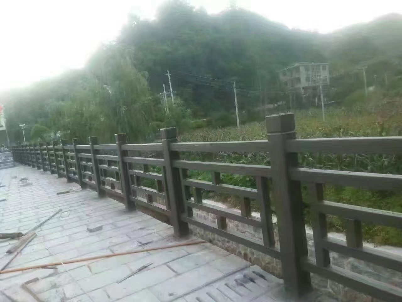 1.8米方格仿木（mù）護欄（lán） (3).jpg