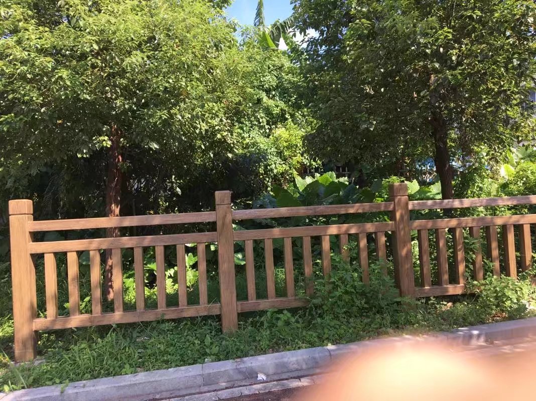 1.8米國標仿木護欄 (17).jpg