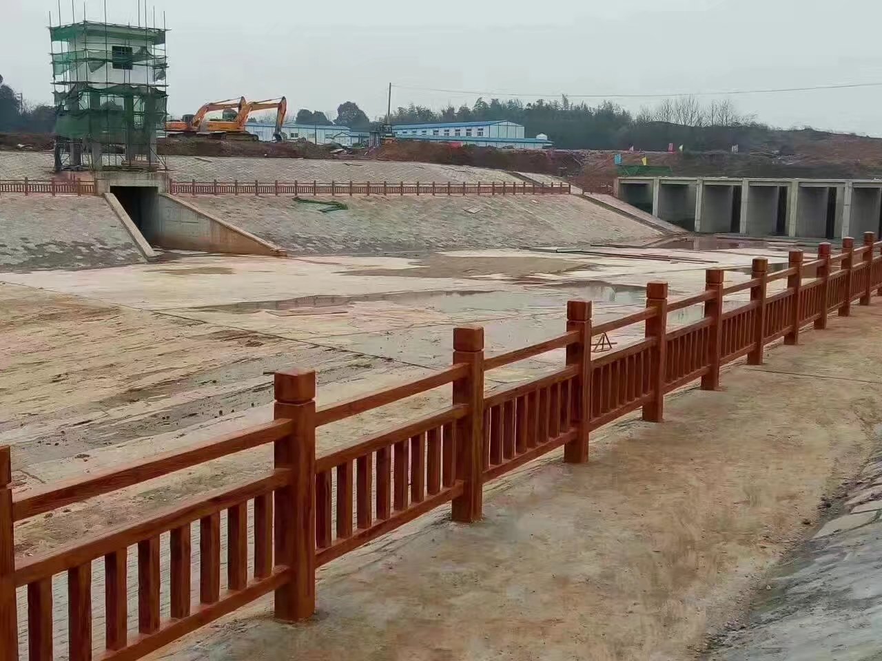 1.8米國標仿木（mù）護欄 (16).jpg