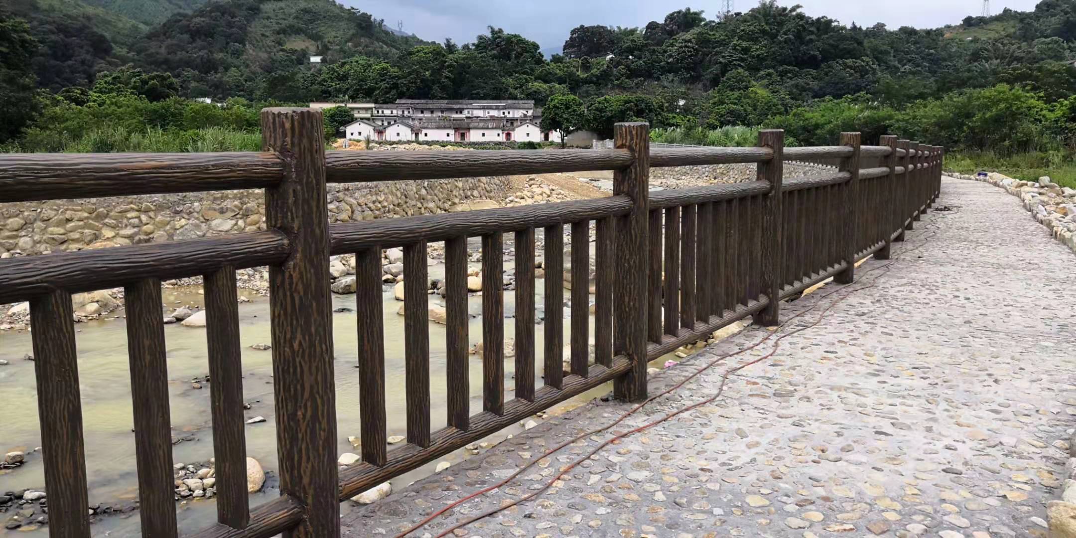 1.8米梯狀仿（fǎng）樹皮護欄 (8).jpg