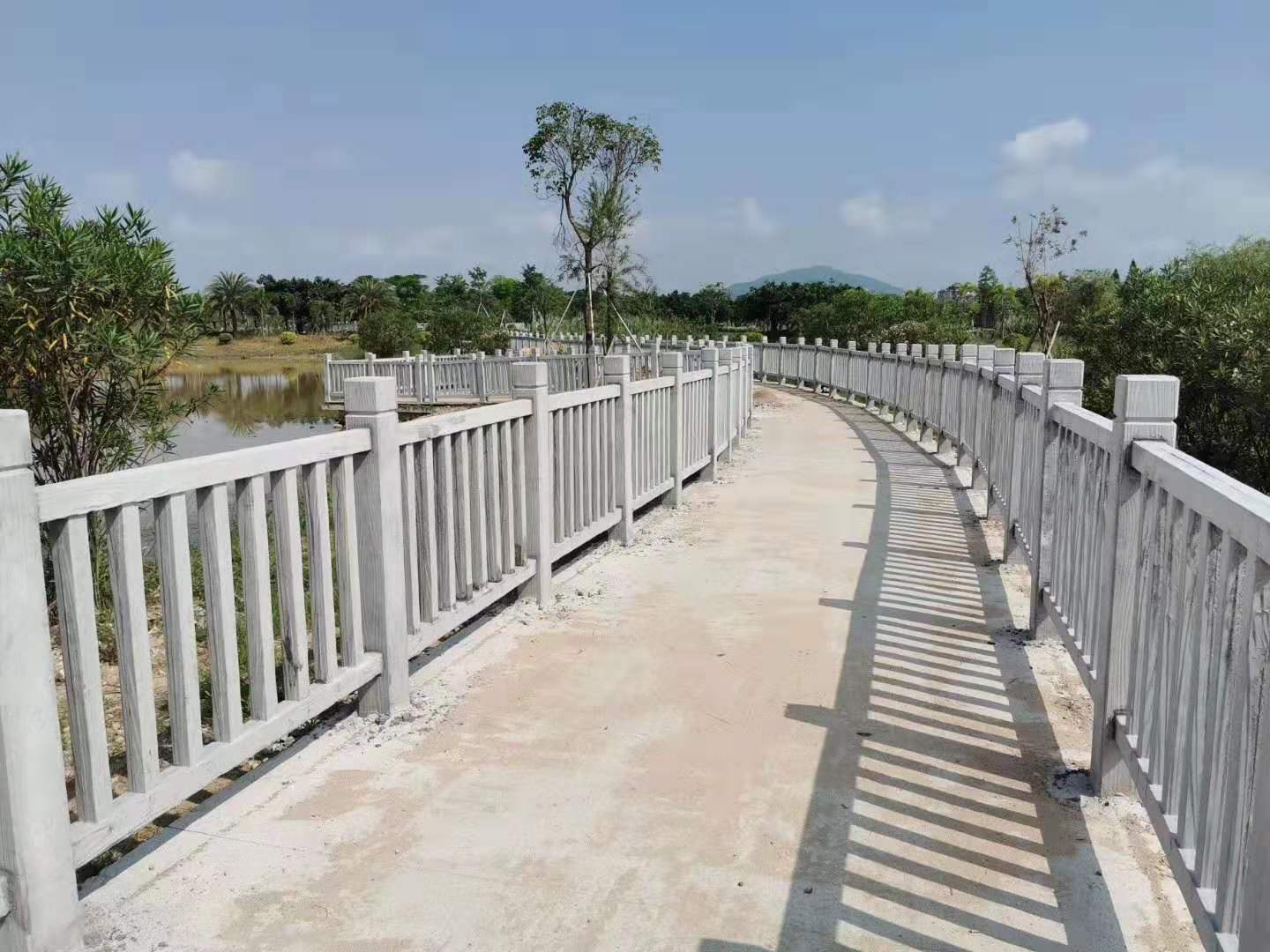 欄（lán）板款仿木護欄 (4).jpg